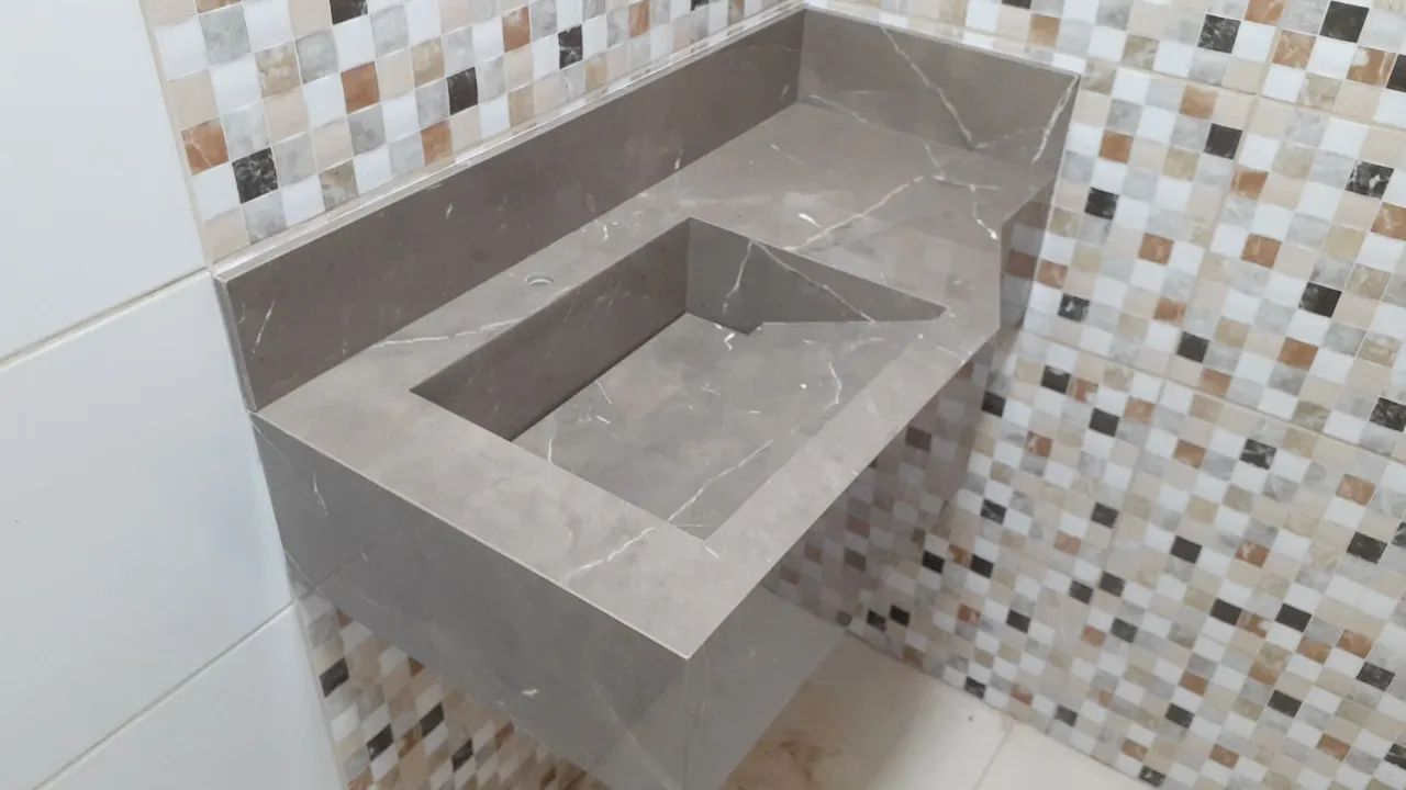 Cuba esculpida em porcelanato 
