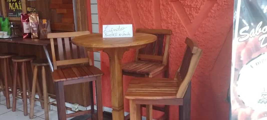Banquetas de madeira 