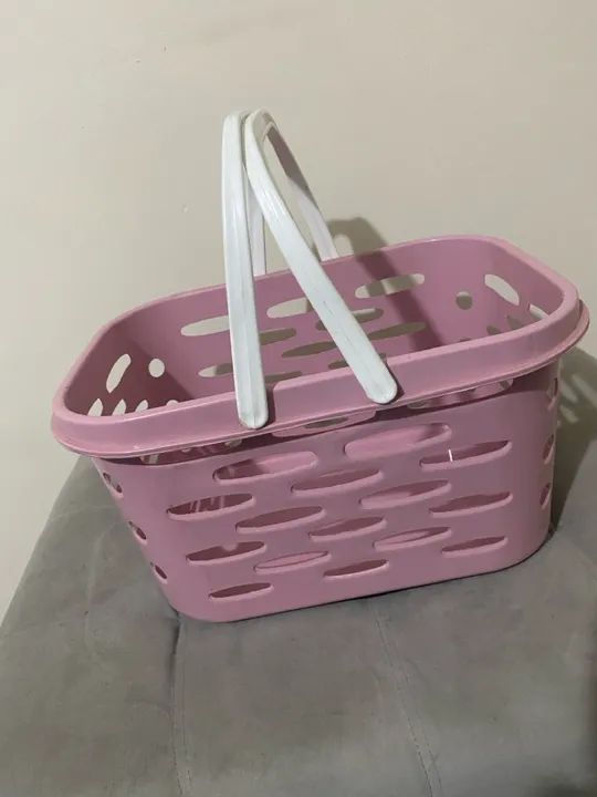 Cesta rose para loja de roupas