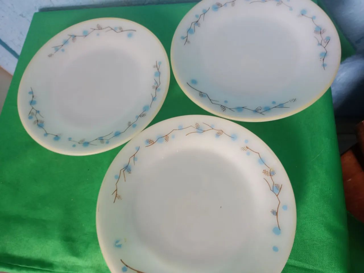 Jogo de 3 pratos antigos