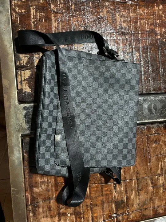 Bolsa de Ombro Louis Vuitton