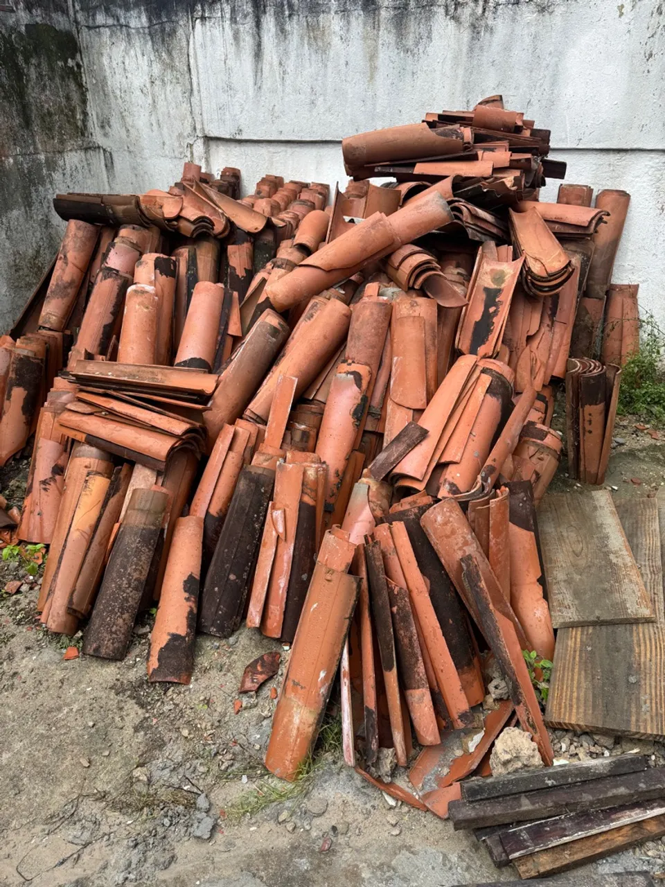 Telhas de barro usadas
