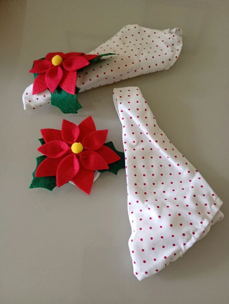 Lindos guardanapos natalinos com argolas - Foto 3