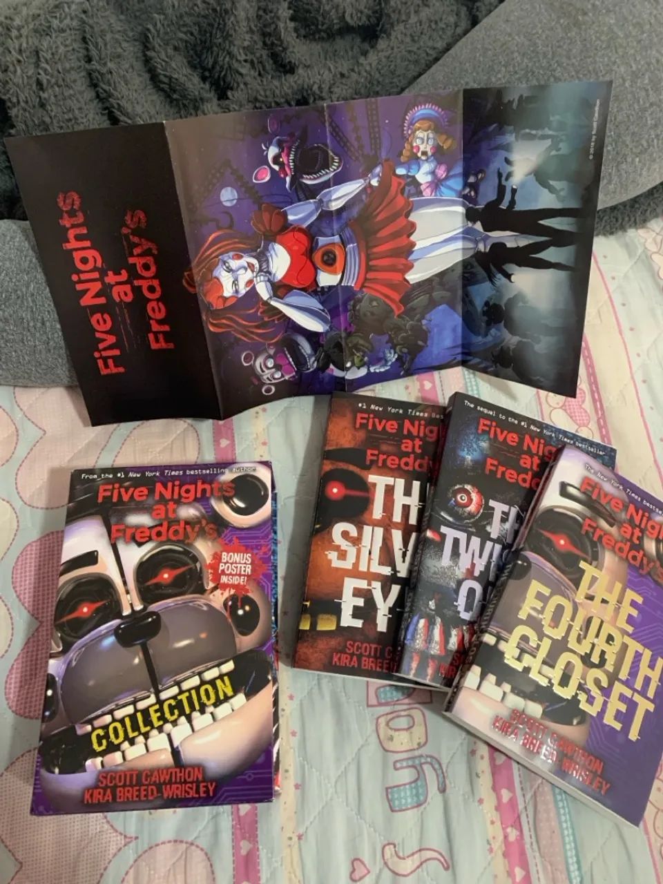 trilogia livros five nights at freddy fnaf em inglês com poster
