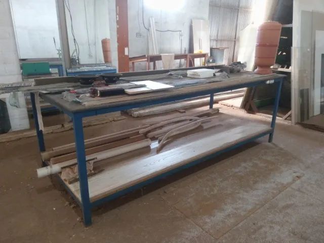 Mesa / bancada de trabalho em metalon