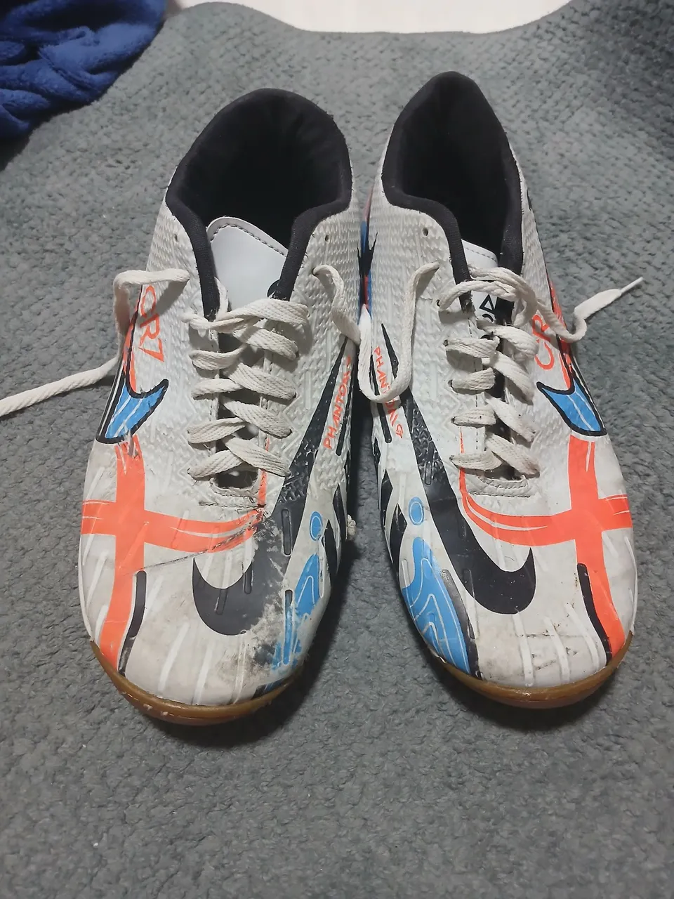 Chuteiras Nike CR7 tamanho 42