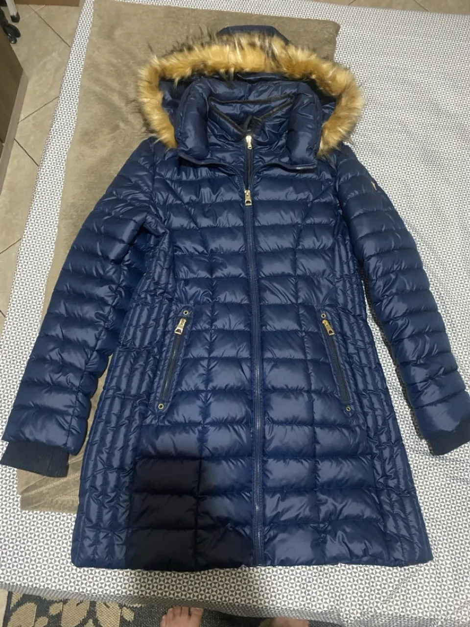 Casaco/Jaqueta Feminina Azul com Capuz de Pele