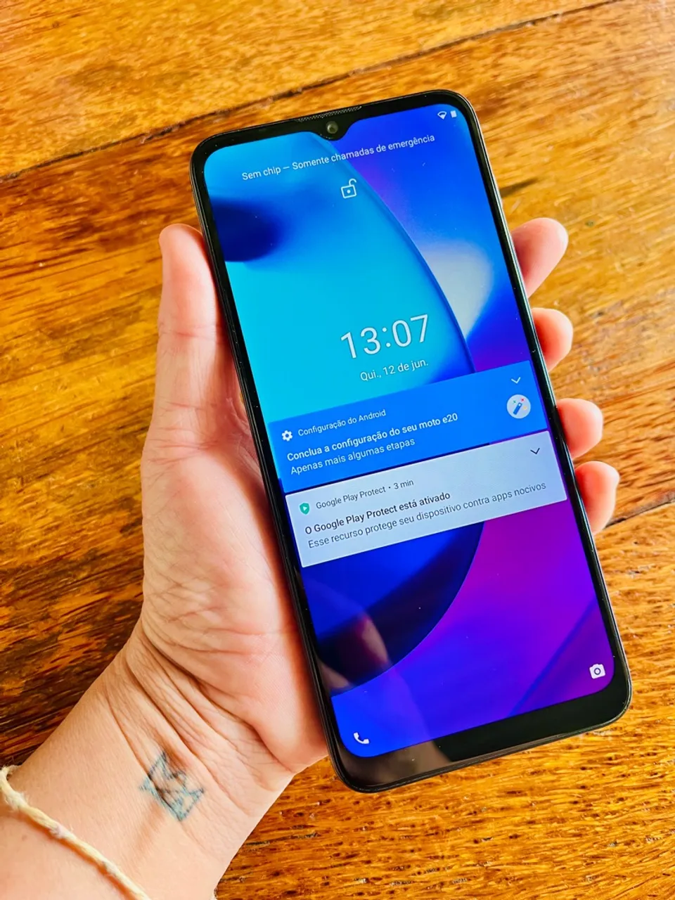 Celular Moto E20 32 GB cinza