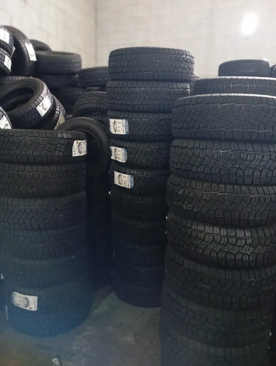 Não perca pneu remold com preço imperdível 225/45-17 280,00 á vista