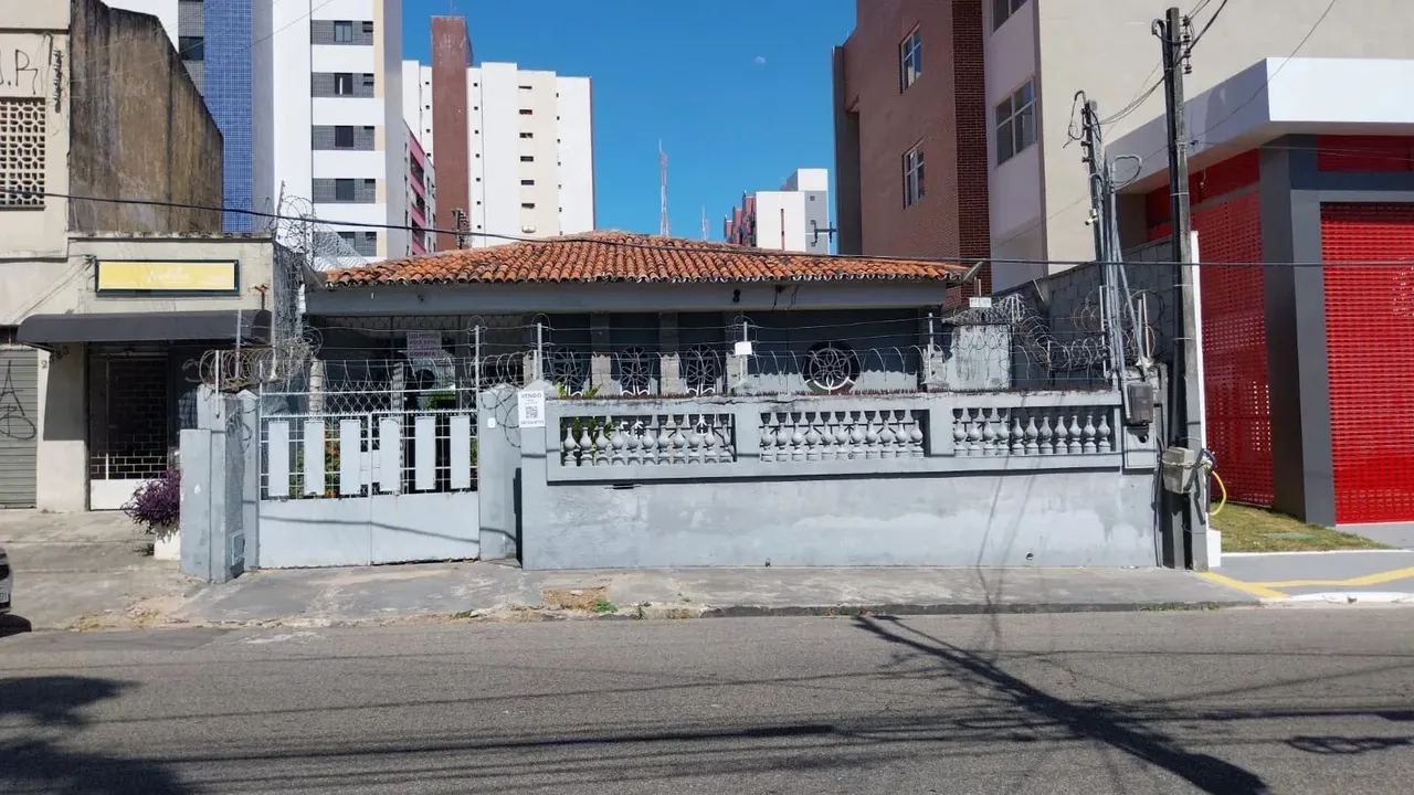 Oferta Exclusiva Para Investidores : Casa com duas frentes à Venda na Tibúcio Cavalcante