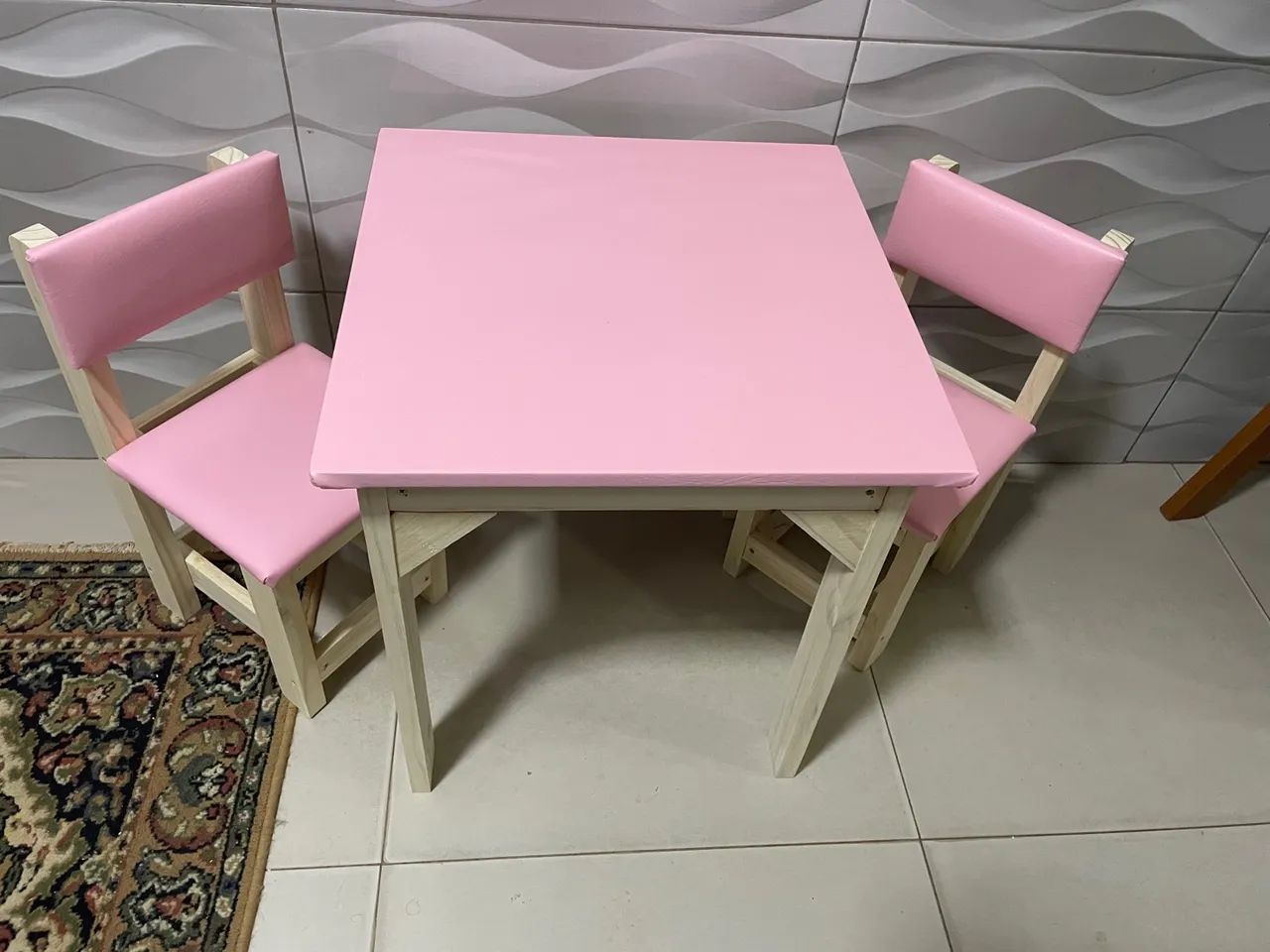 Mesa para criança até 6 anos 