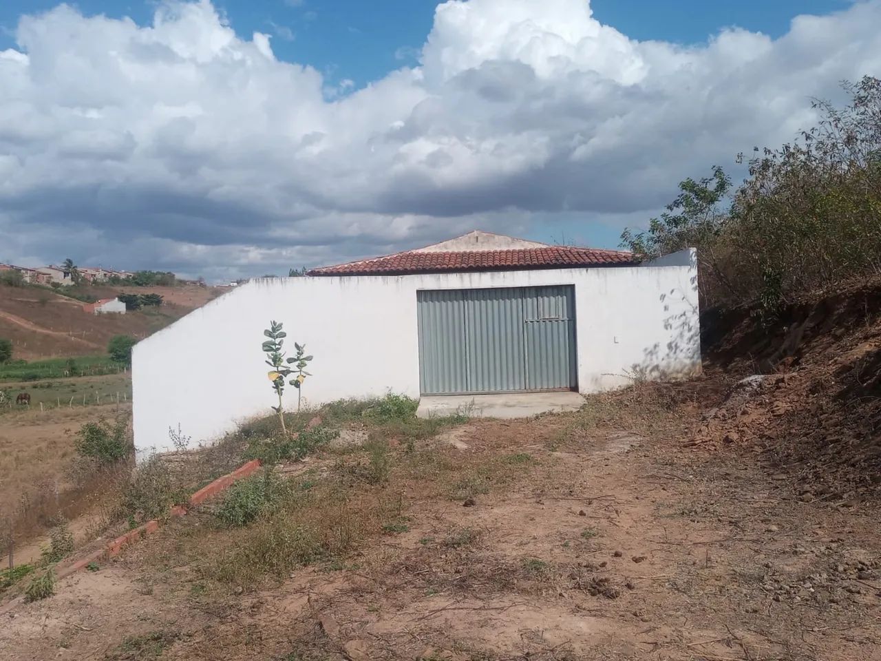 Casa em terreno
