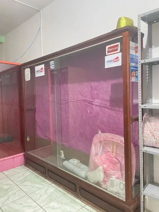 02 Vitrines expositoras de roupas - Foto 3