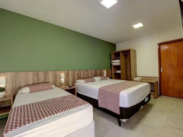 ALUGO POR TEMPORADA - Casa Luxo Beach Park - 7 Suítes AR/TV - 27 Pessoas - 50m da Praia - Foto 4