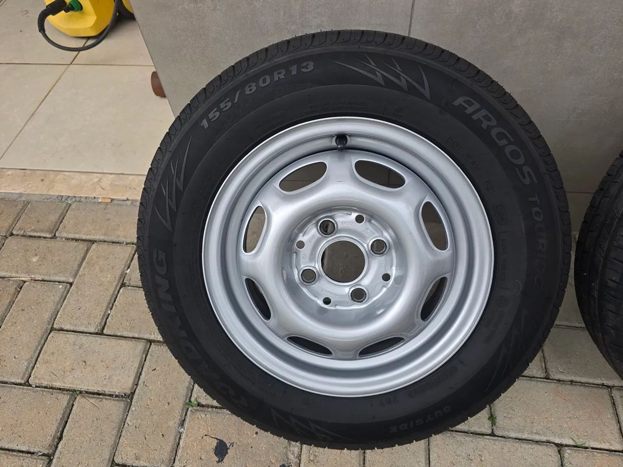 Pneu aro 13 155 80 13  - Foto 2