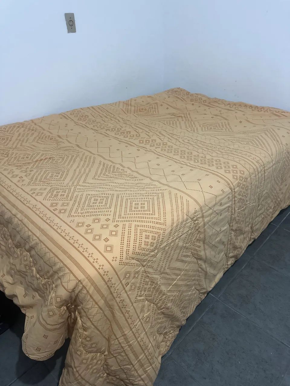 Cama 64276673826818120