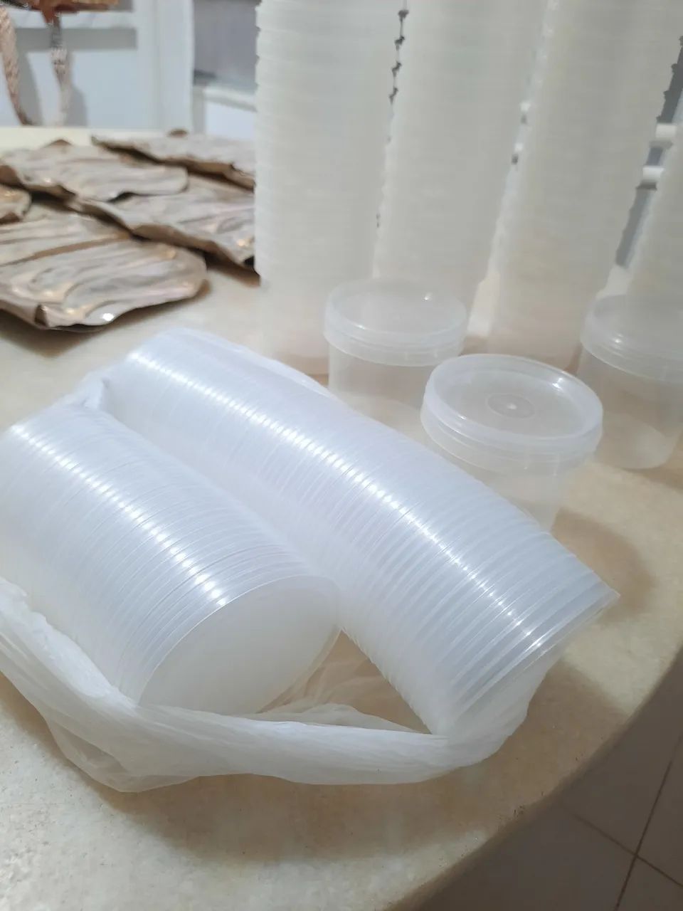 Potes plásticos com tampa 220ml - Foto 3