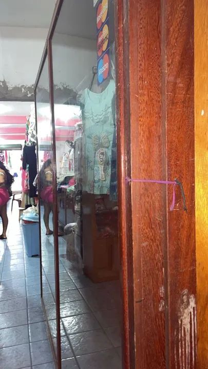 02 Vitrines expositoras de roupas - Foto 2