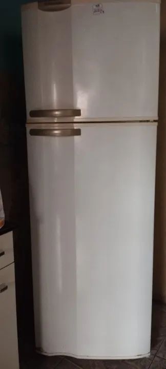 Geladeira com o motor armando e desarmando  - Foto 2