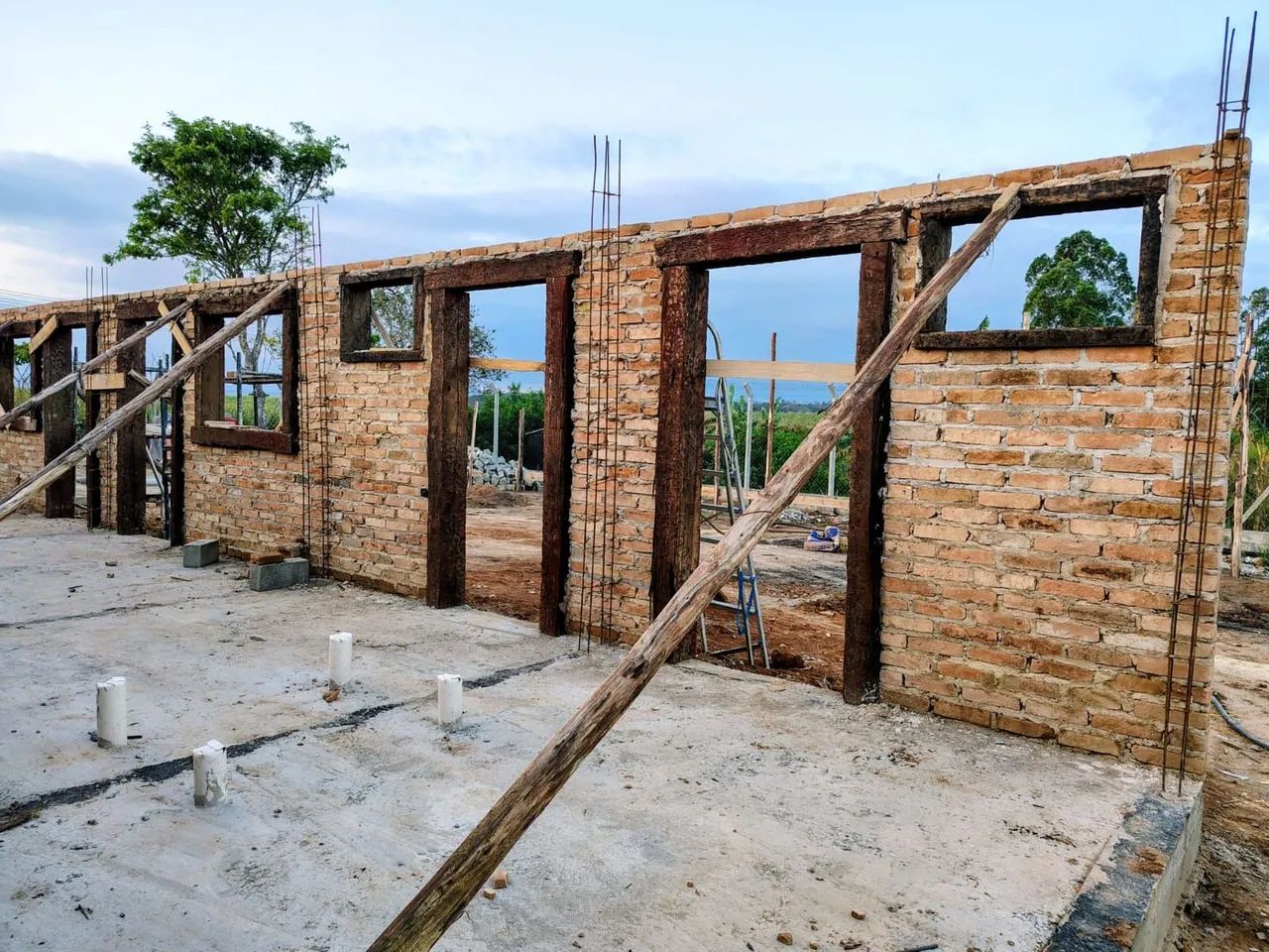 Tijolos antigos demolição 64301926734594123