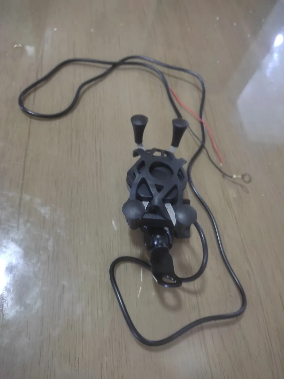 Suporte para celular com carregador moto