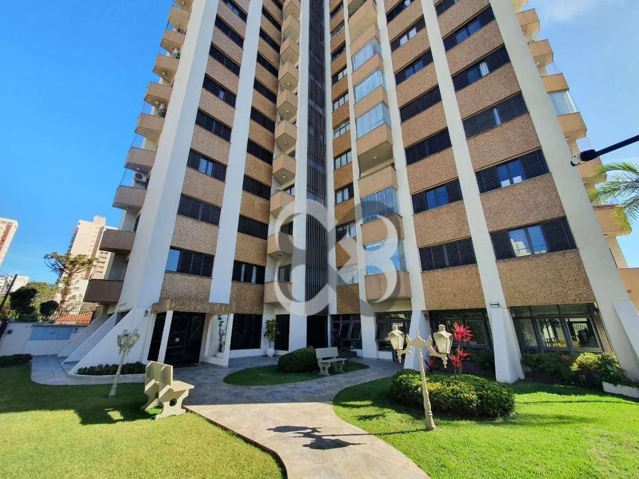 Apartamento com 3 dormitórios à venda, 118 m² por R$ 449.000,00 - Centro - Londrina/PR