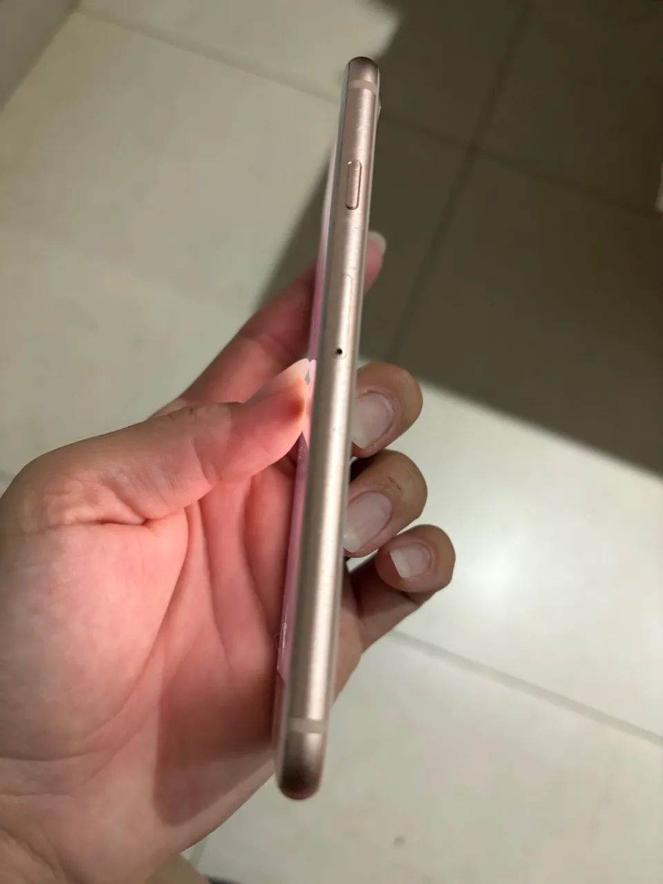iPhone 8, boas condições de uso, botão funcionando, sem fone e sem carregador  - Foto 3