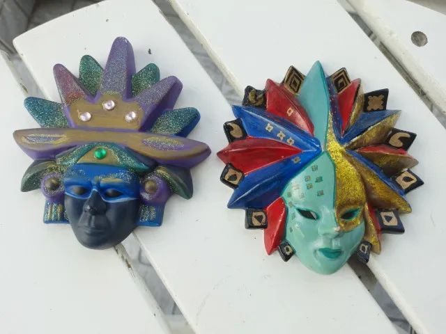 par de máscaras venezianas de parede com pintura manual 14cm x 12cm