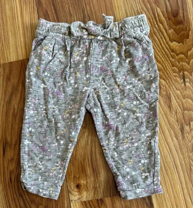 Calça Koala tamanho 6-9  meses importada (desapego)