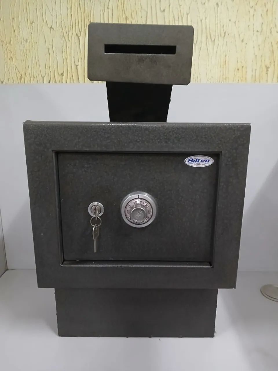 Cofre com Boca de Lobo