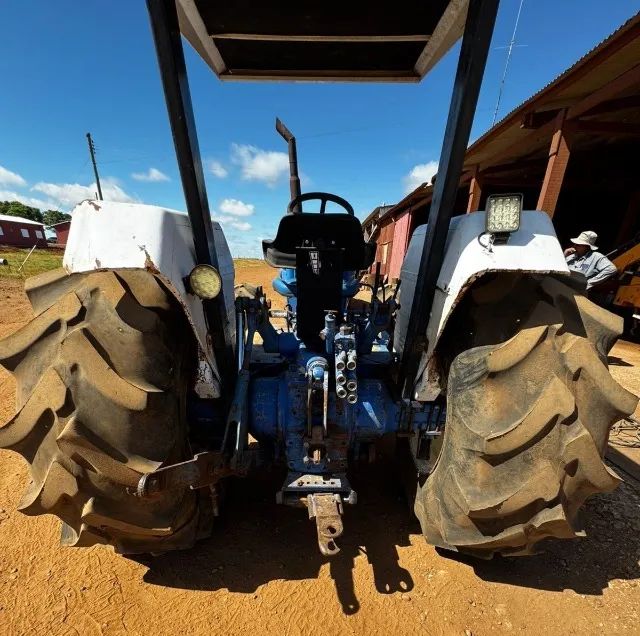 Trator New Holland 8030 - Foto 2