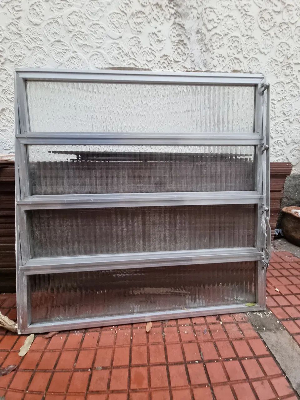 Janela de Alumínio 1,00×1,00m Basculante 