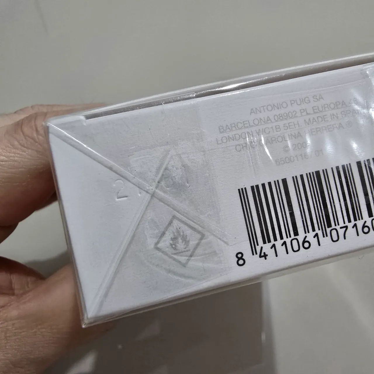 Perfume Carolina Herrera CHIC - 80ml - lacrado - Foto 5