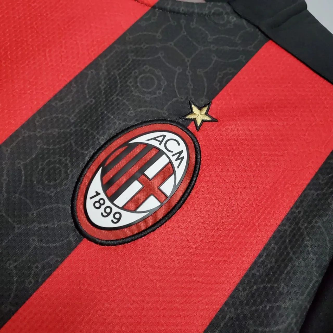 Camisa Home Retro Preta e Vermelha do AC Milan 2020/21.   Tamanho: G - Foto 2