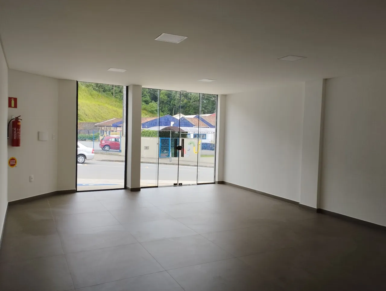 Alugo Sala Comercial Nova
