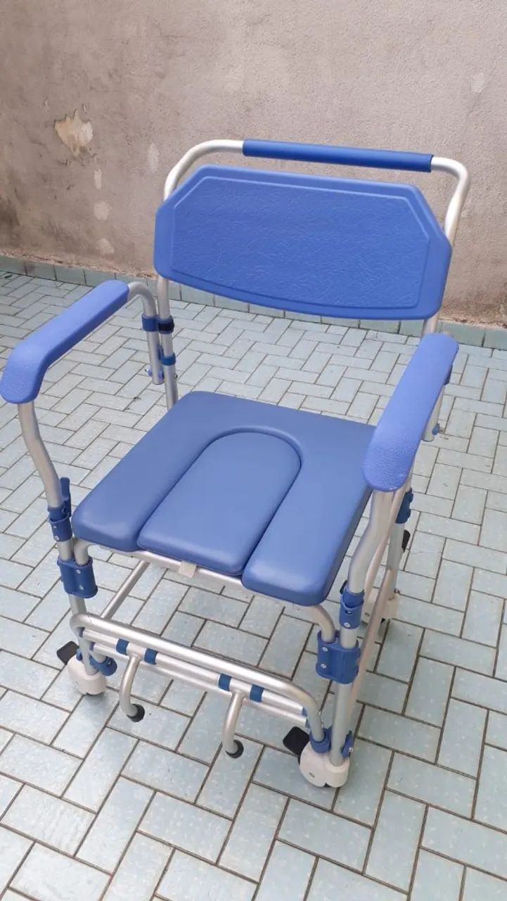 Cadeira de rodas de banho e dia a dia 2 em 1.