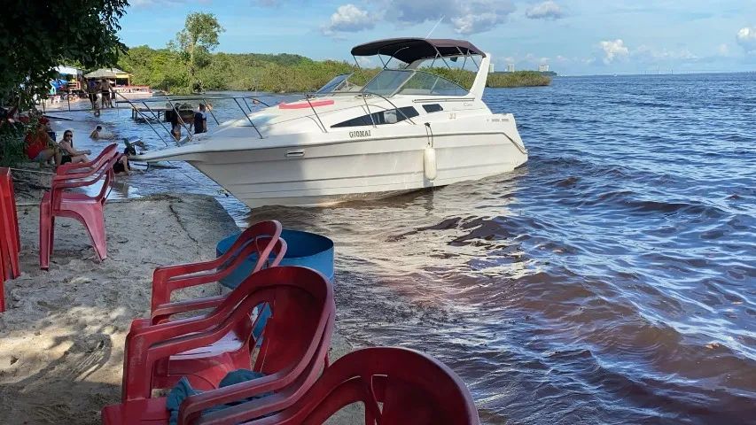 Vendo Lancha Cabinada em Ótima Oportunidade