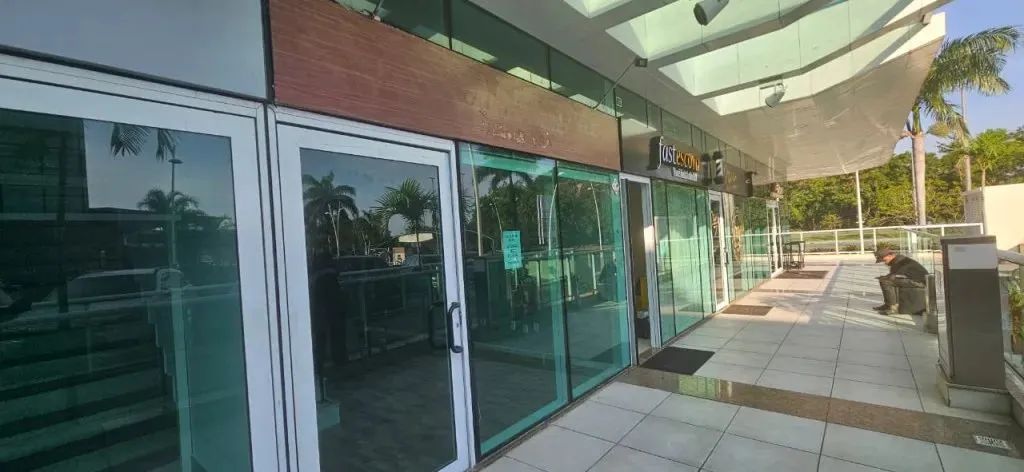 VENDO - Loja Triplex 84m² - Climatizada, Pronta para inciar o seu negócio. - Foto 3