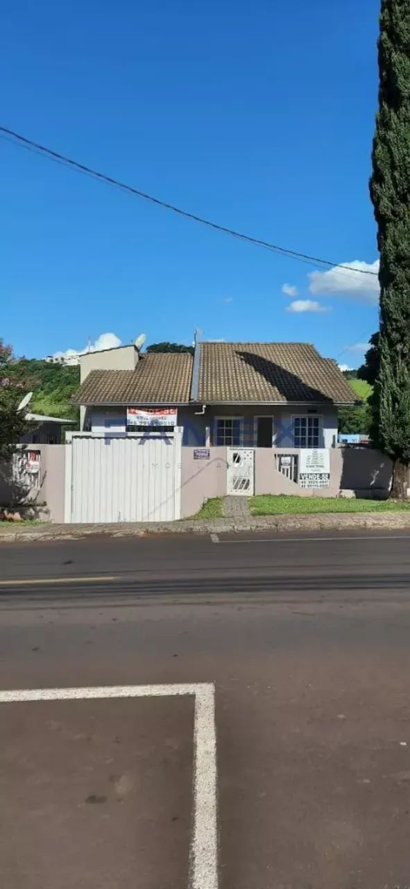 CASA COM PISCINA PRÓXIMA AO CENTRO - CA208
