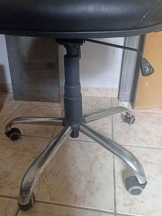 Cadeira de Escritório Executiva Usada - Foto 2