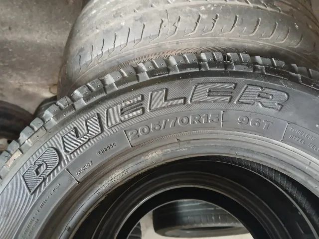 Par de pneus Bridgestone 205/70/15 Semi-novo