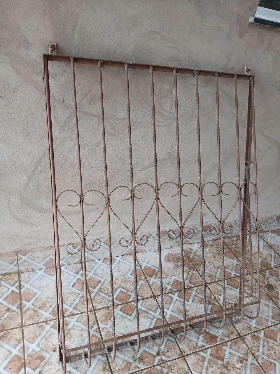 Grade de proteção em ferro para janelas e porta ja com caxilio porta 80 por 10 - Foto 4