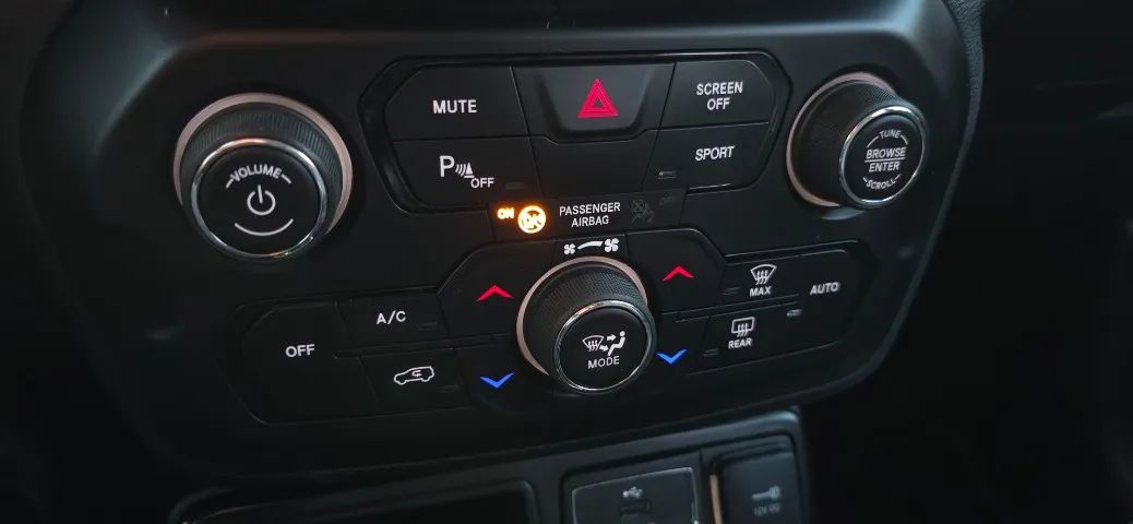 Jeep Renegade Longitude 1.8 4X2 Flex 16V Aut. 2020 - Foto 2