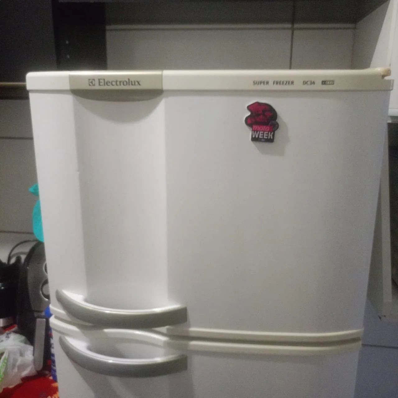 Vendo uma geladeira Eletrolux dc34