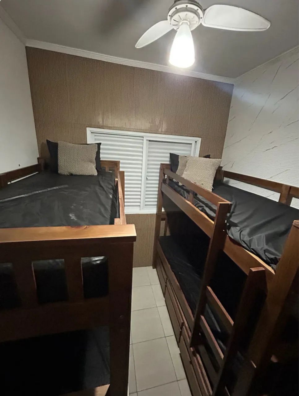 Beliche com cama auxiliar madeira maciça - Foto 2
