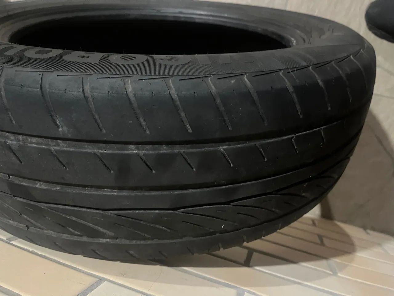 Pneu 225/60R18 100V - Foto 3