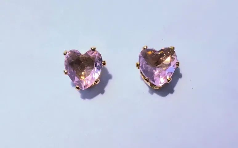 Brinco rosa claro coração zircônia folheado a ouro 18k
