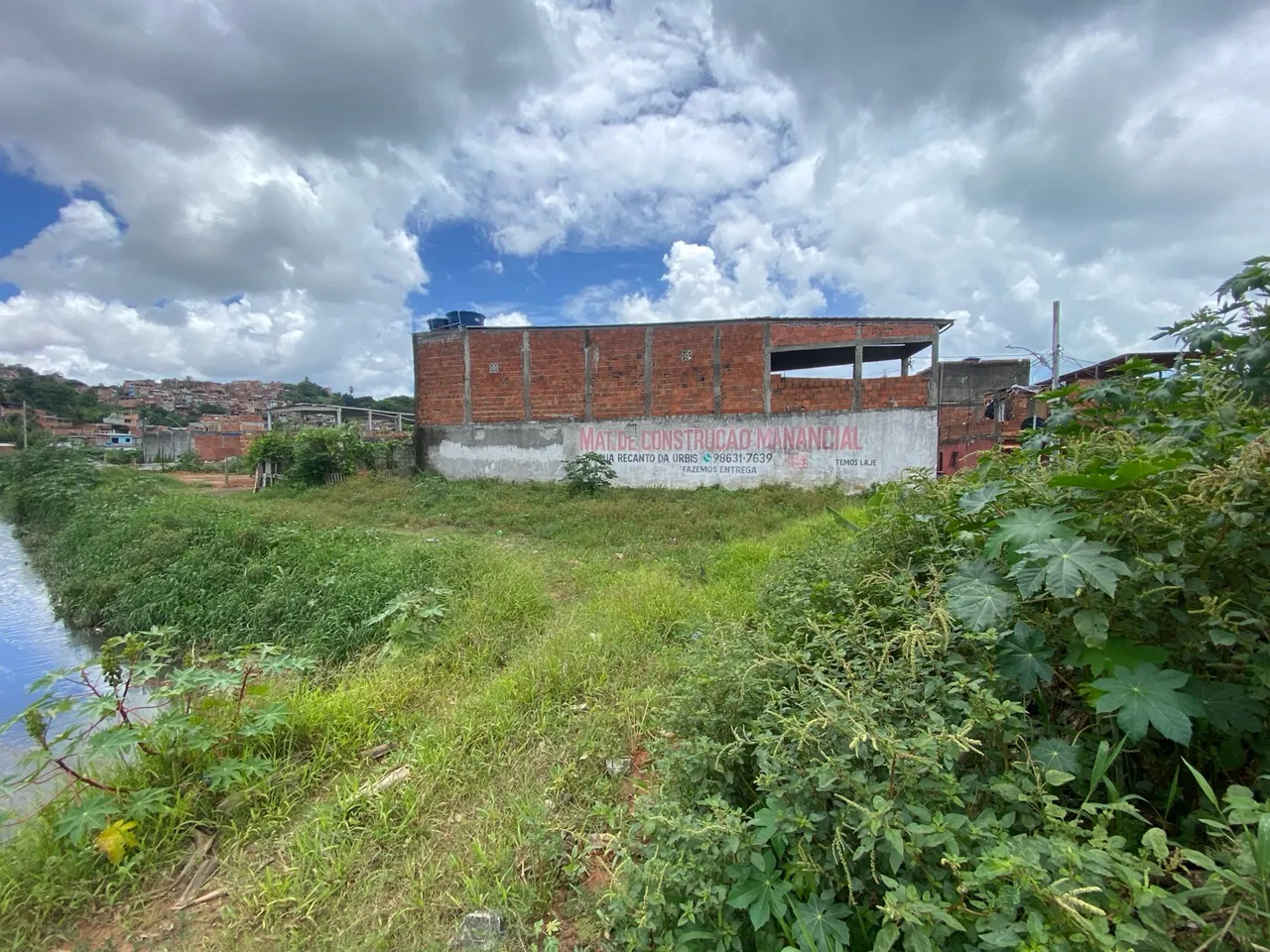 Vende-se terreno em Periperi
