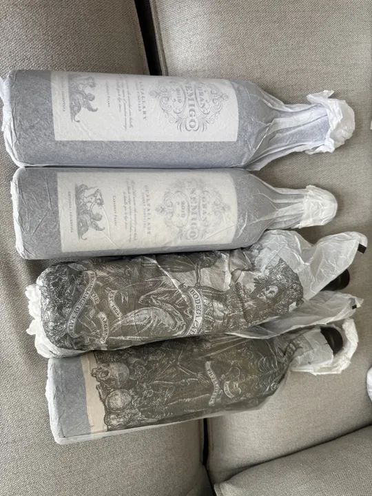 Garrafas de Vinho Antigas - Malbec Argentino (2019) e Gran Enemigo Gualtallary (2019)