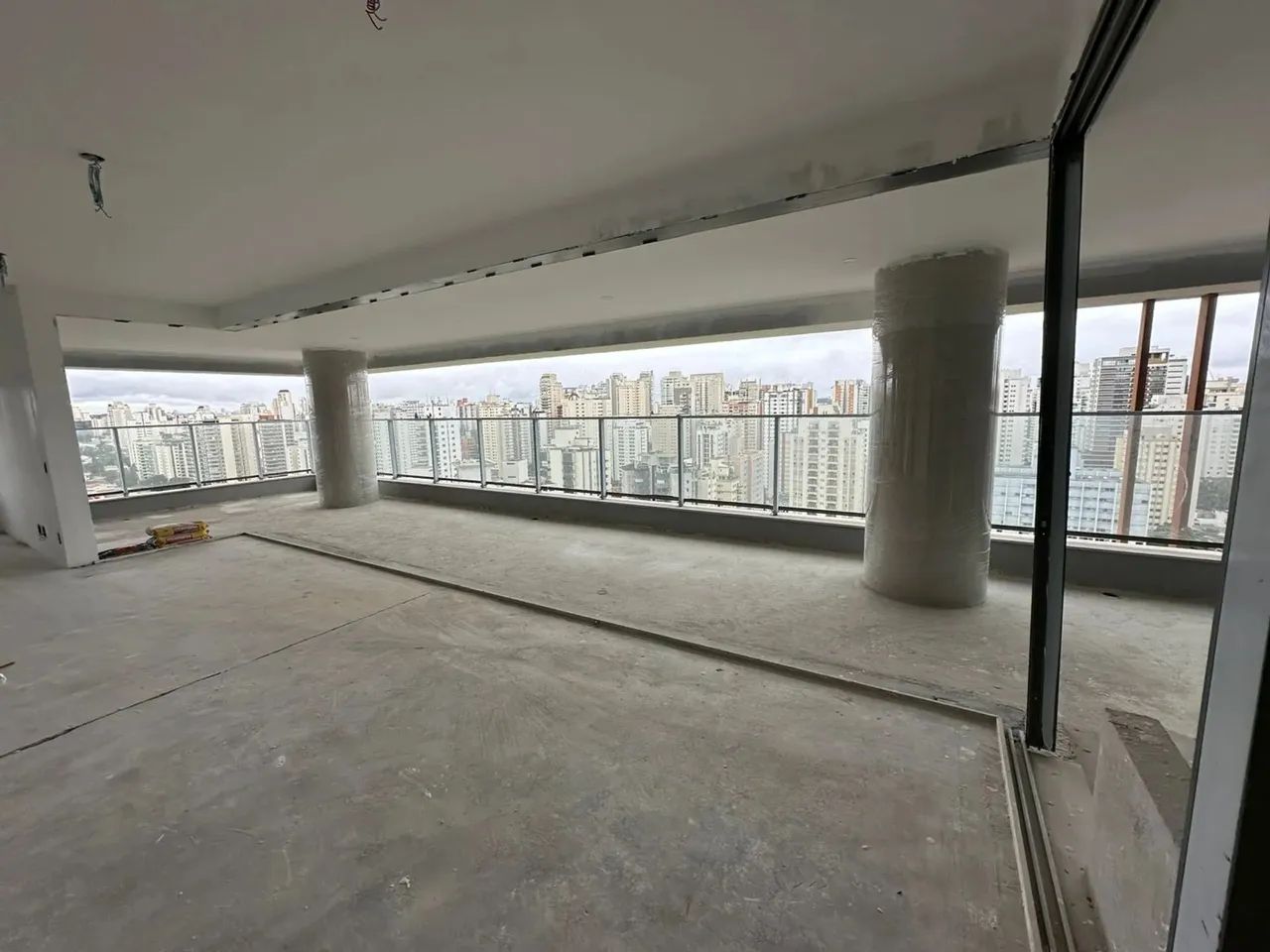 Apartamento para venda com 211 metros quadrados com 3 quartos em Campo Belo - São Paulo - 